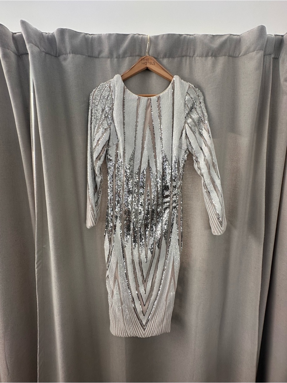 Dress the Population Silver Sequin Long Sleeve Bodycon Dress